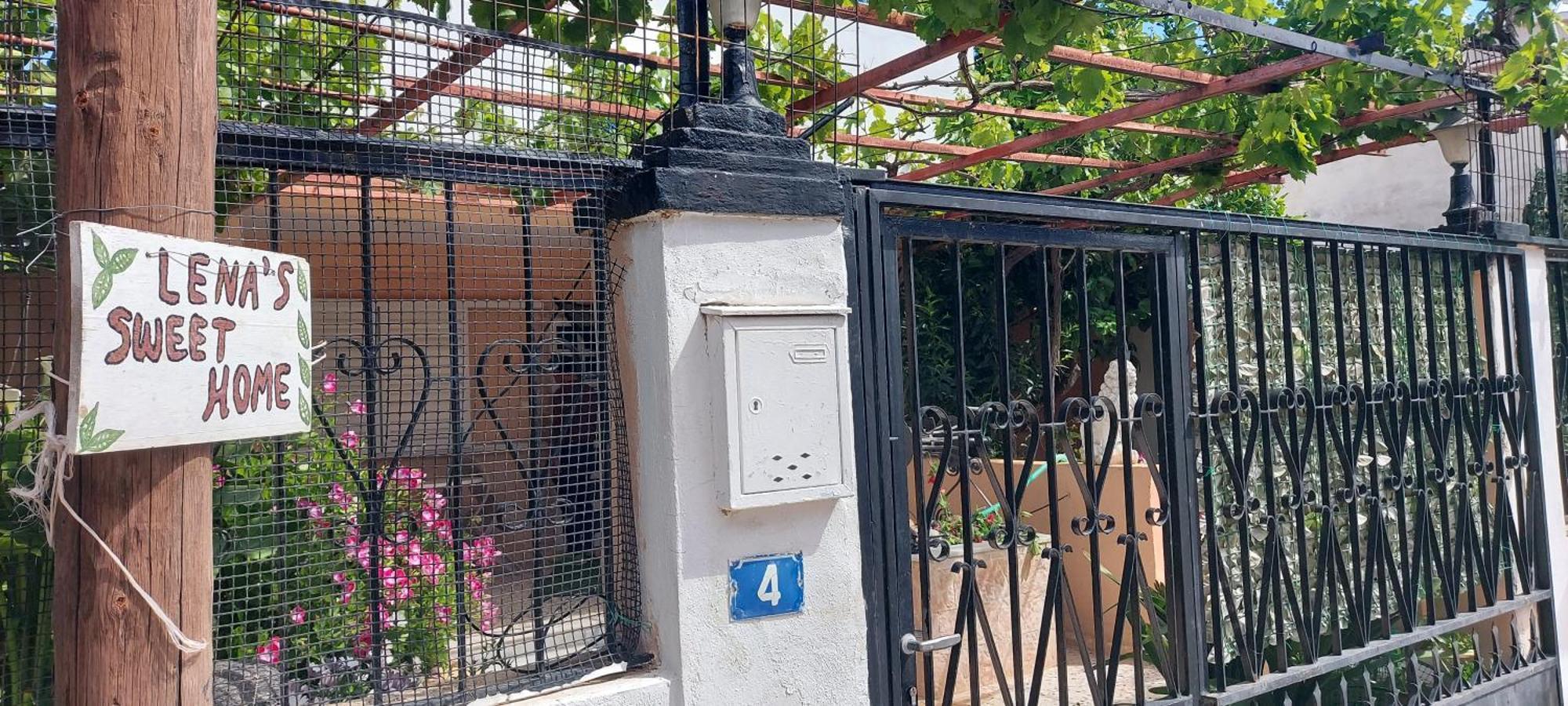 Lena'S Sweet Home Artemida  Exterior photo